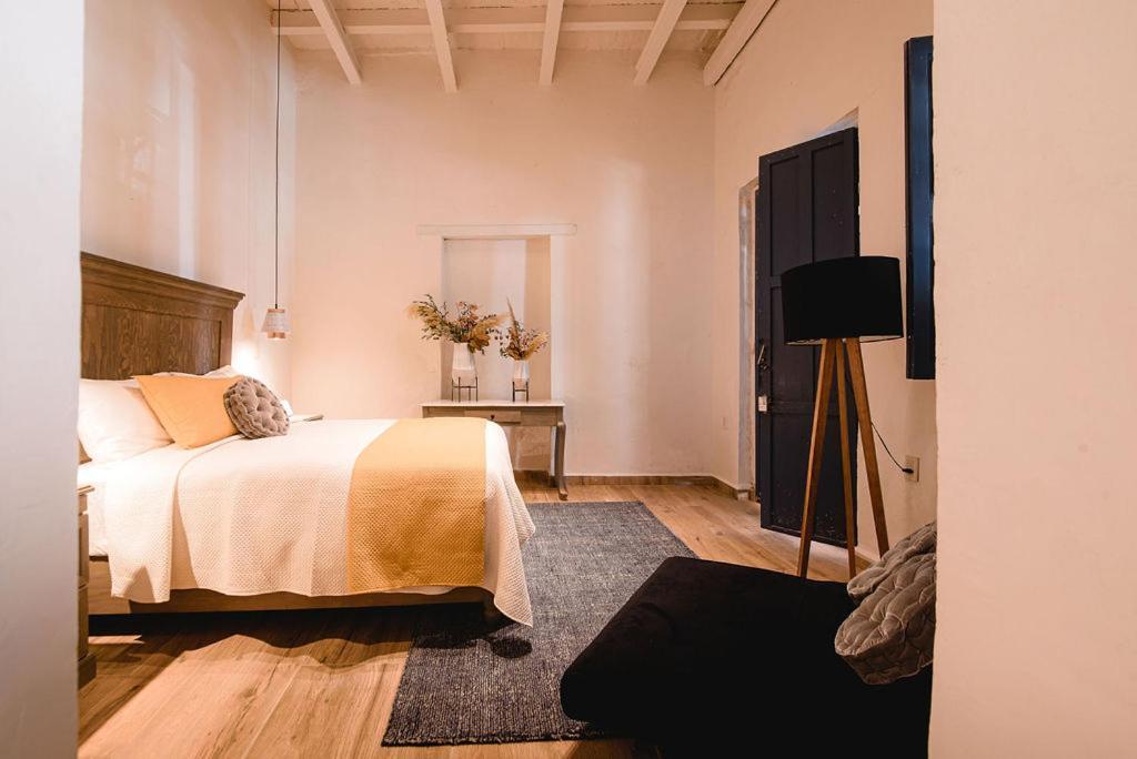 Piso Local House Hotel