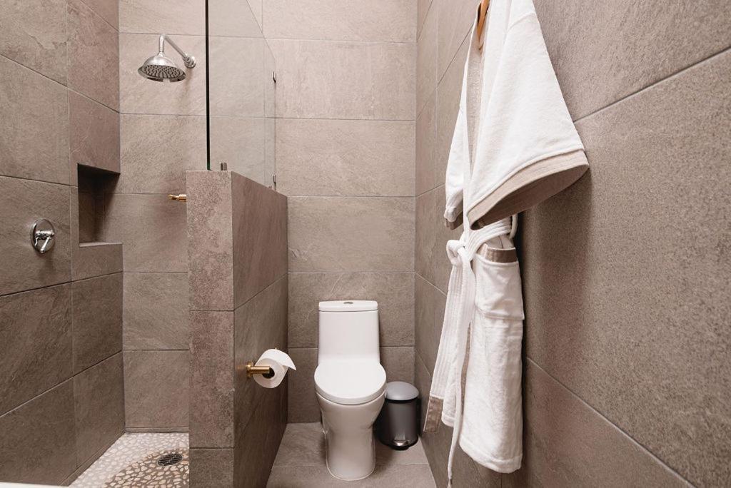 Piso Local House Hotel 4*