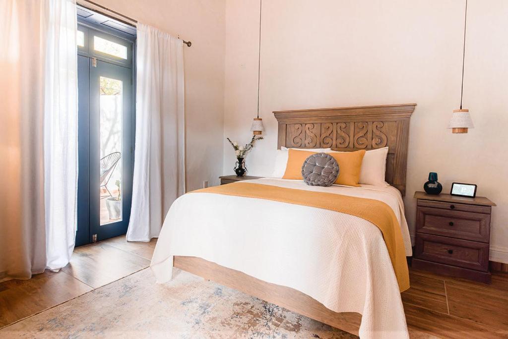 Piso Local House Hotel 4*