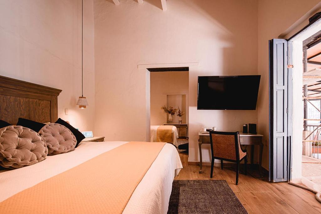Piso Local House Hotel
