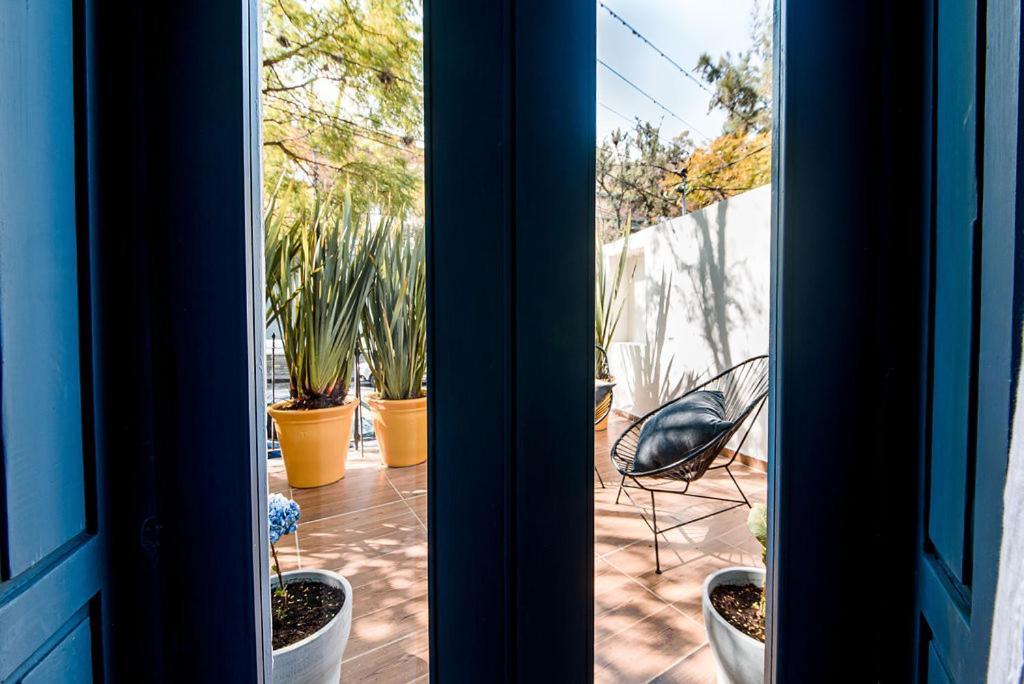 Piso Local House Hotel