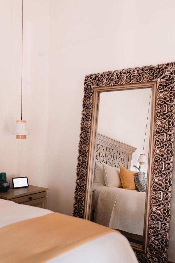Piso Local House Hotel
